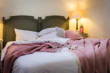 Load image into Gallery viewer, Pure Wool Beehive Blanket /Throw