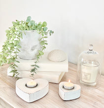 Load image into Gallery viewer, wooden heart tea light/candle holders