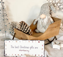 Load image into Gallery viewer, The best Christmas gifts are Memories - metal sign /plaque