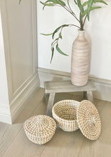 Load image into Gallery viewer, Seagrass Lidded Baskets