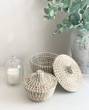 Load image into Gallery viewer, Seagrass Lidded Baskets