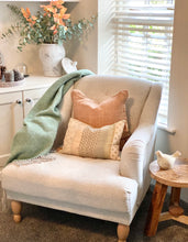 Load image into Gallery viewer, Pure Wool Boa Throw /Blanket