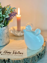 Load image into Gallery viewer, White Sitting Ceramic Mouse