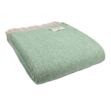 Load image into Gallery viewer, Pure Wool Boa Throw /Blanket