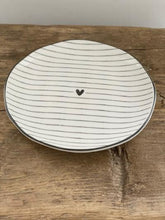 Load image into Gallery viewer, Side /Cake plates (set of 2)