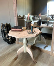 Load image into Gallery viewer, Soft Pine Lamp Table
