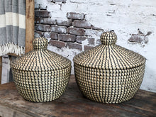 Load image into Gallery viewer, Seagrass Lidded Baskets
