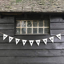 Load image into Gallery viewer, Wooden White Flag Star Bunting
