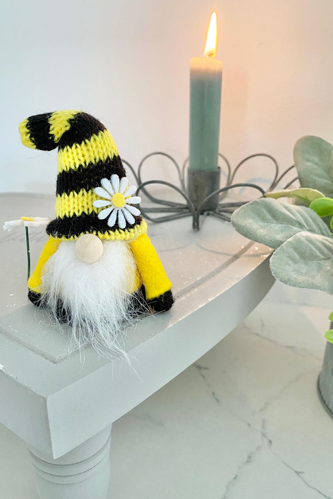 Bumble Bee Gonk/Gnome - Dangly legs